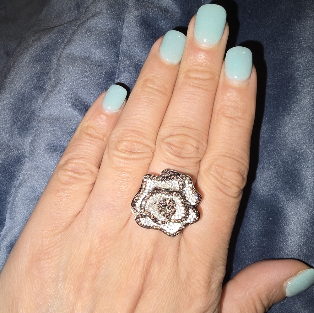 Sale Fine Jewelry Chocolate Pave Flower Ring Size: 8.5 Retail$825 - Picture 5 of 13